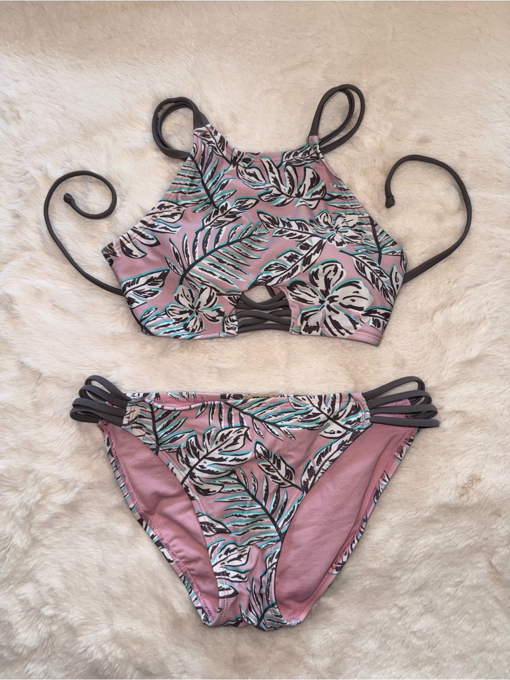 Tropical Leaf High-Neck Bikini Set in Dusty Pink